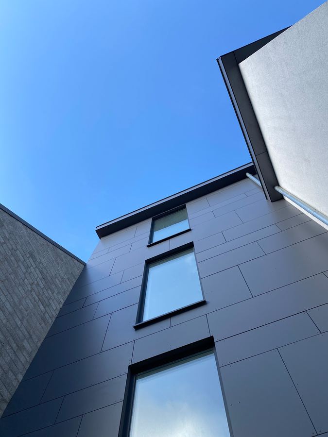 Schieferfassade, von unten gesehen
